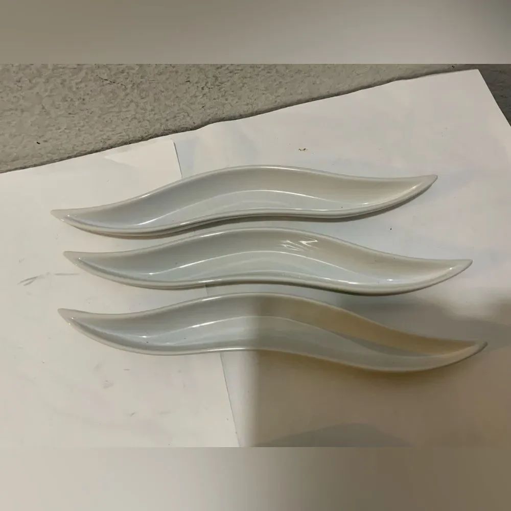 3 pieces white Wave Porcelain serving dish.A20